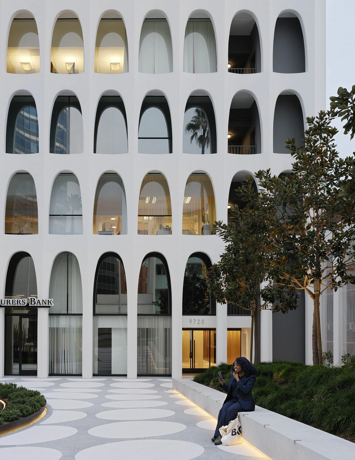 Реконструкция исторического здания Edward Durrell Stone Building